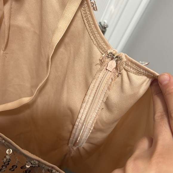 Backless fringe trim halter dress - Picture 5 of 6